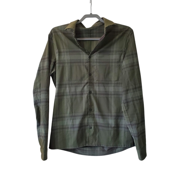 lululemon athletica Green Plaid Casual Button Down Shirt - Picture 2 of 7